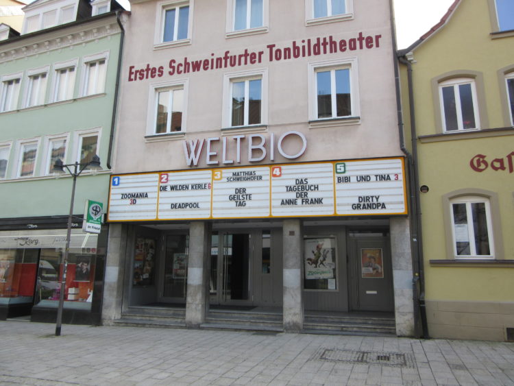 12 Differences I Experienced While Going to the Movies in Germany.